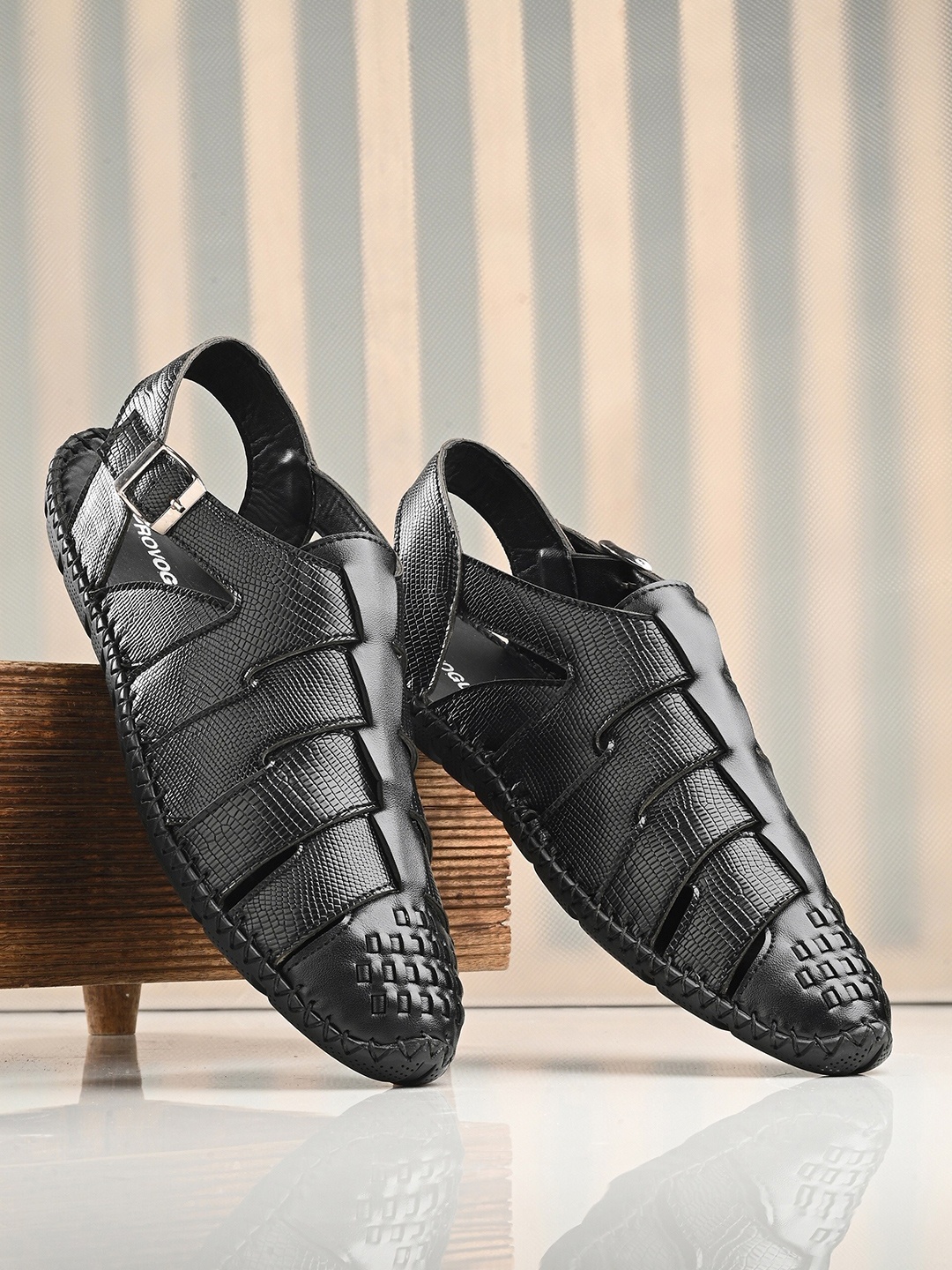 

Provogue Men Textured Shoe-Style Sandals, Black