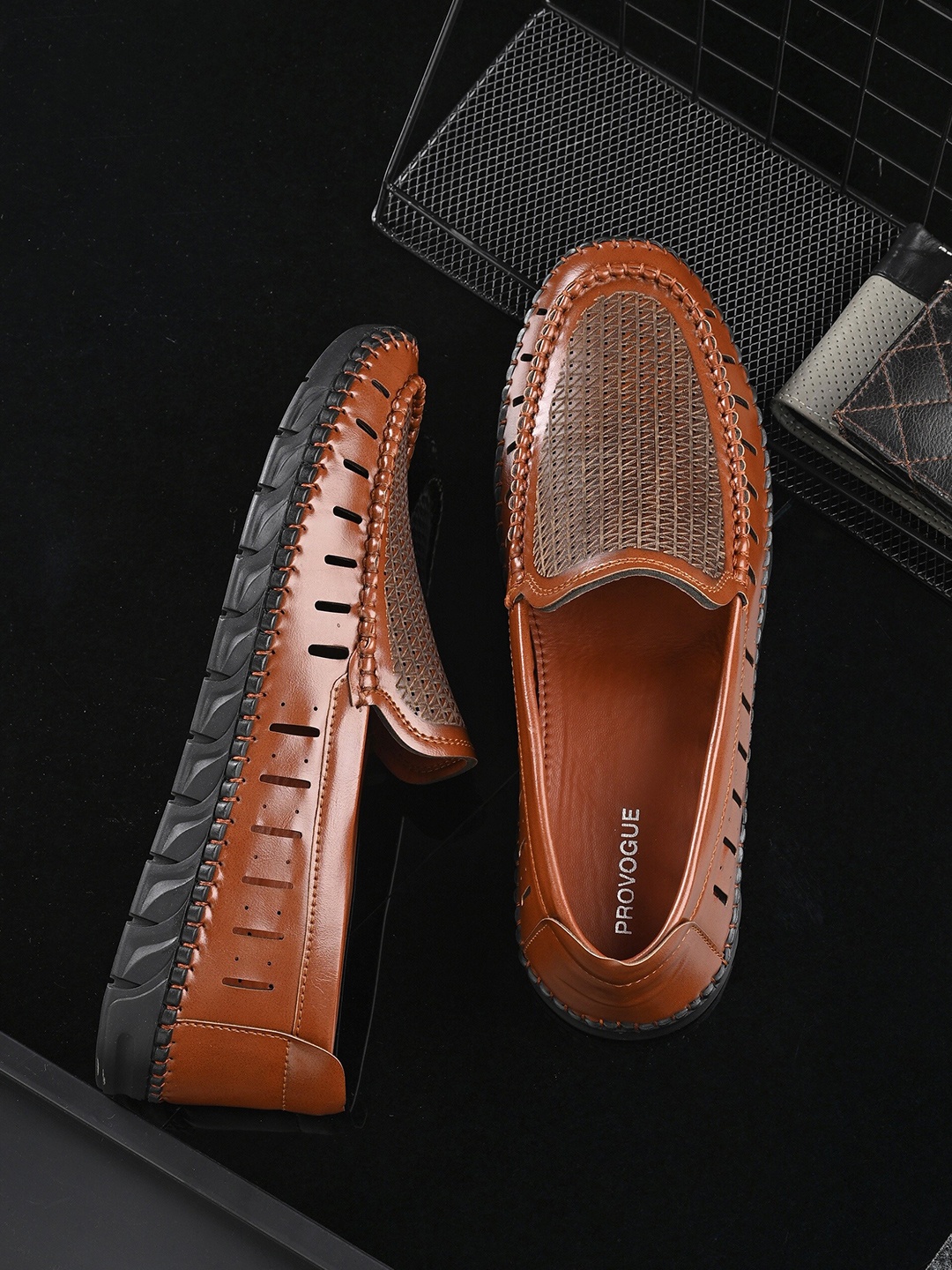 

Provogue Men Textured Shoe-Style Sandals, Tan