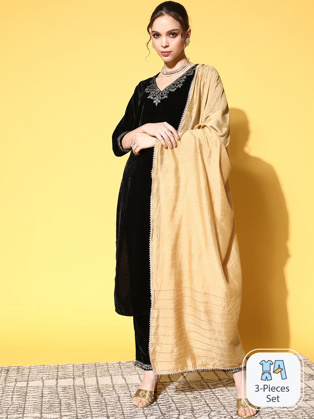 

Ishin Ethnic Motifs Yoke Design Sequined Velvet Kurta with Trousers & Dupatta, Black