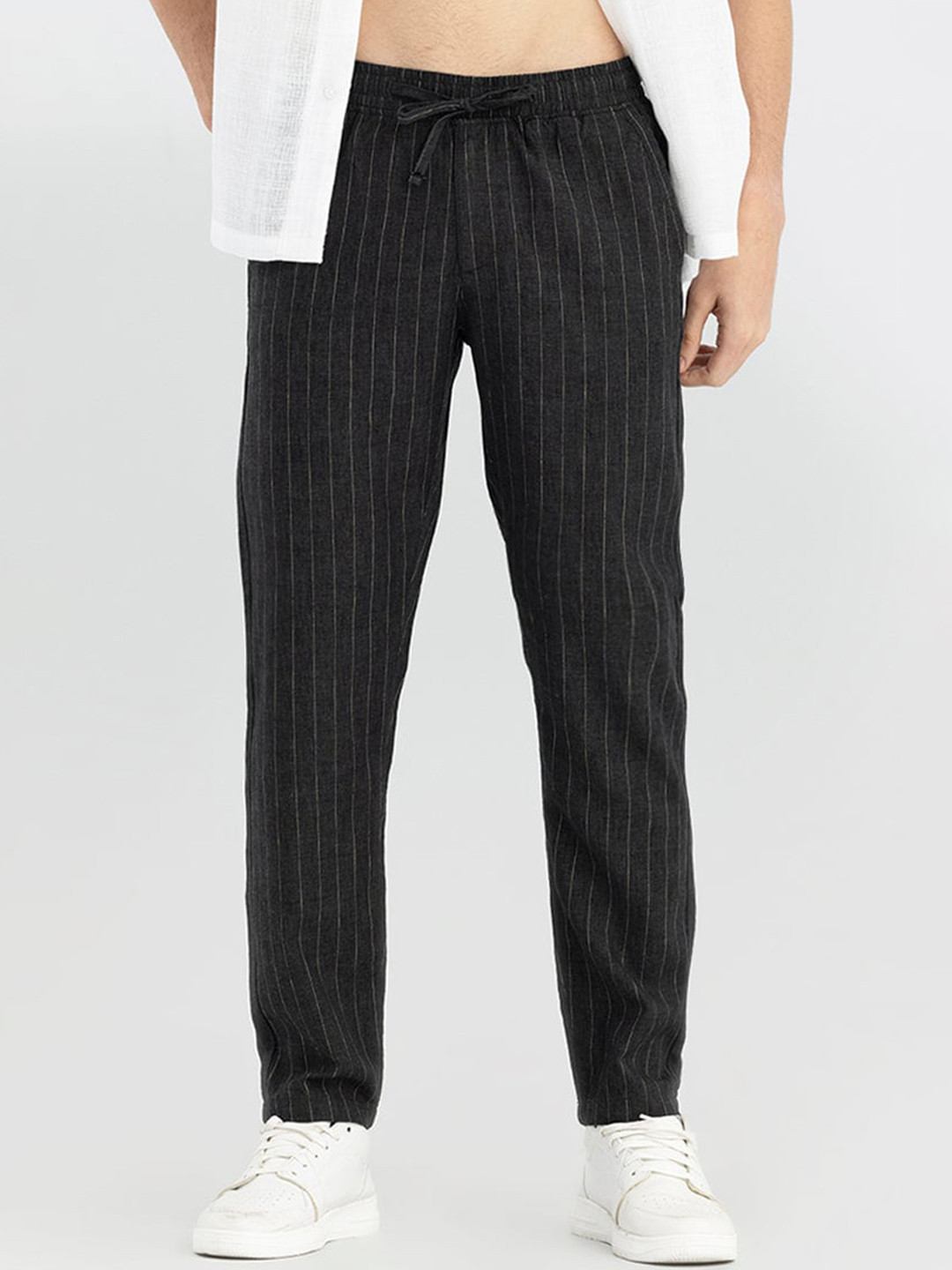 

Snitch Men Striped Relaxed Cotton Linen Straight Fit Trousers, Black