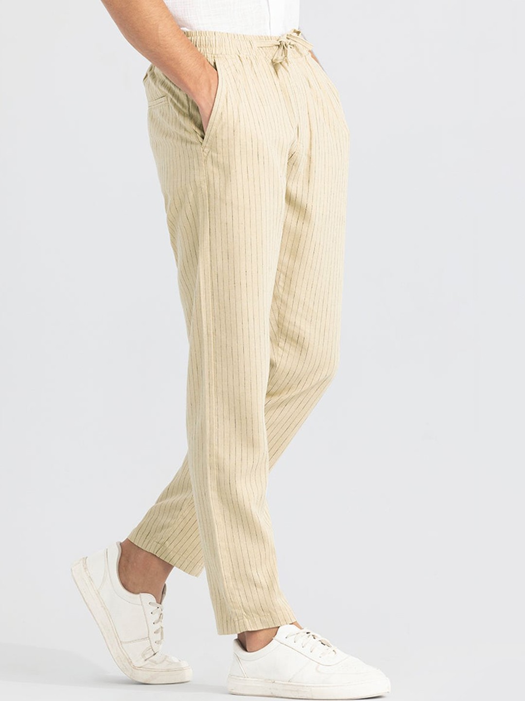 

Snitch Men Relaxed Cotton Linen Straight Fit Trousers, Beige