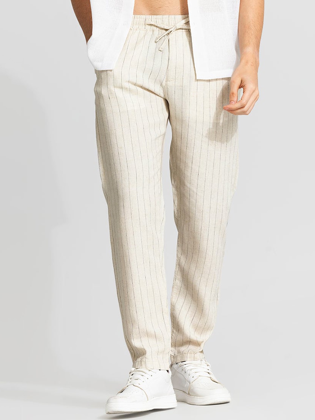 

Snitch Men Striped Relaxed Cotton Linen Straight Fit Trousers, Off white