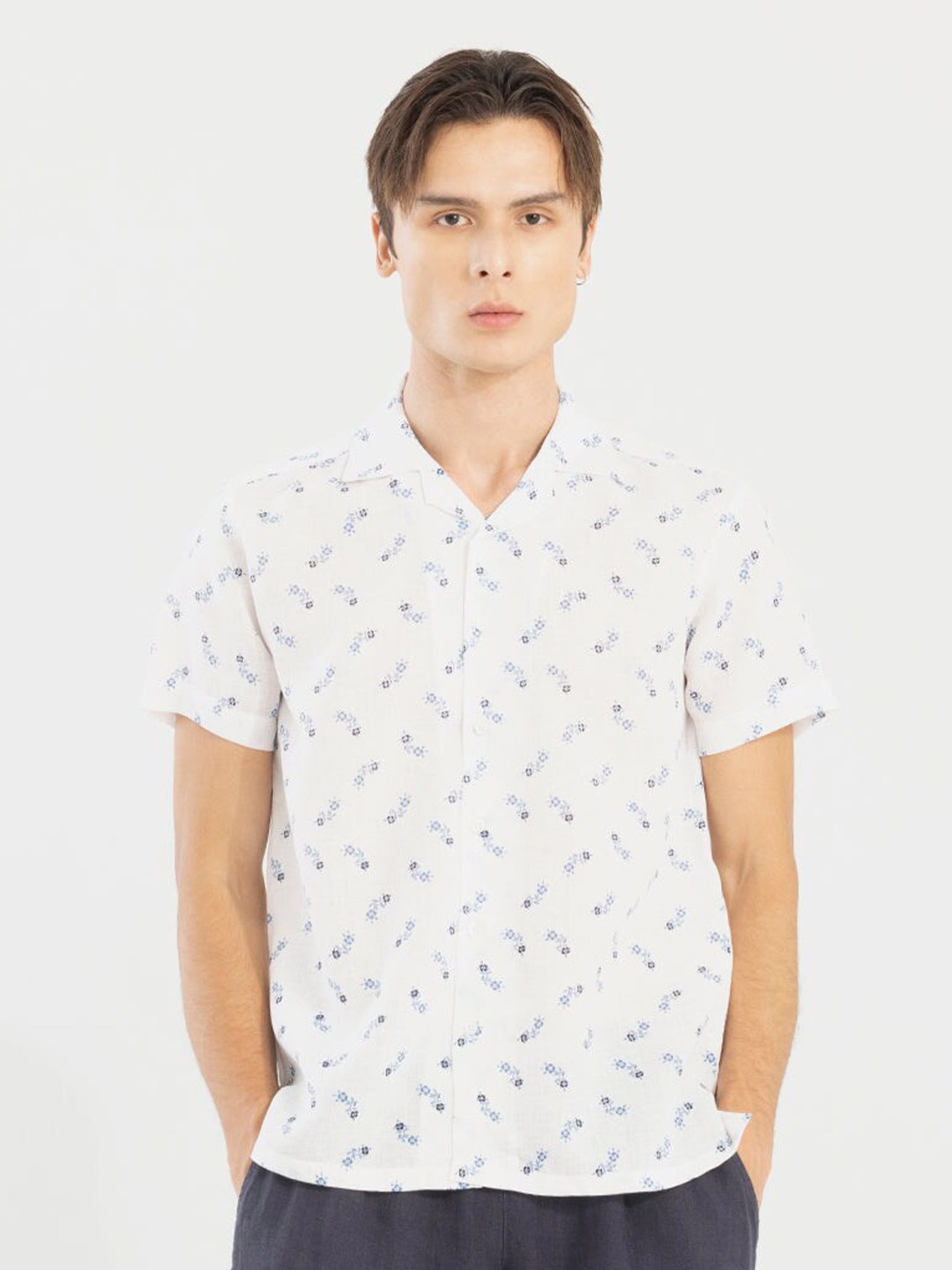 

Snitch Floral Printed Spread Collar Casual Shirt, White