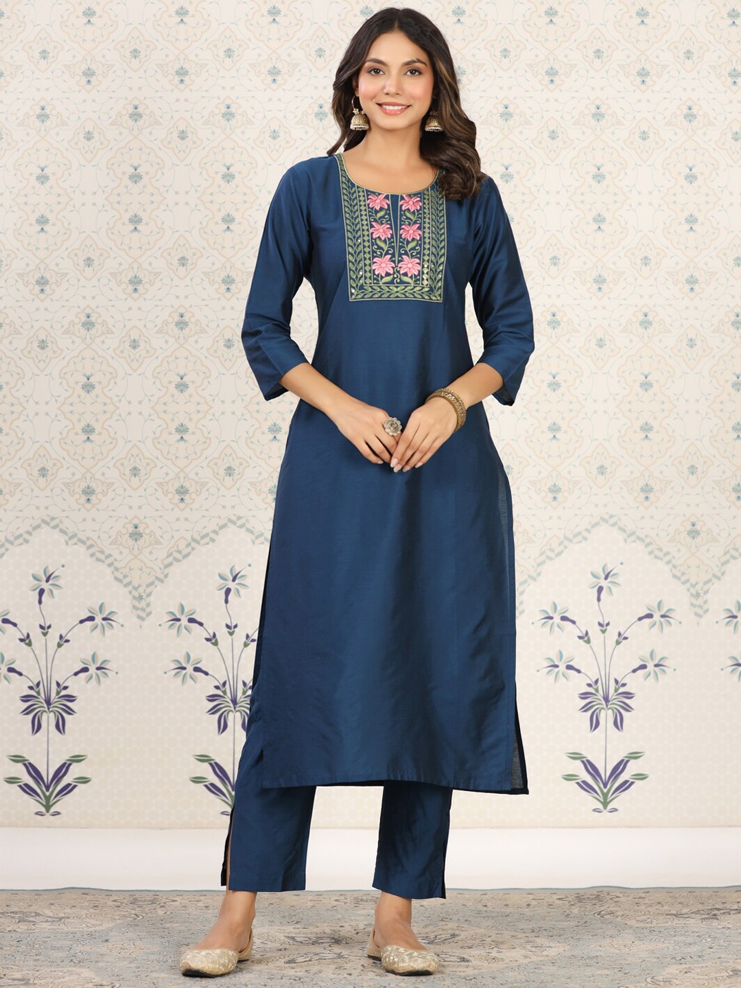 

Ode by House of Pataudi Floral Embroidered Yoke Sequined Straight Kurta with Trousers, Blue
