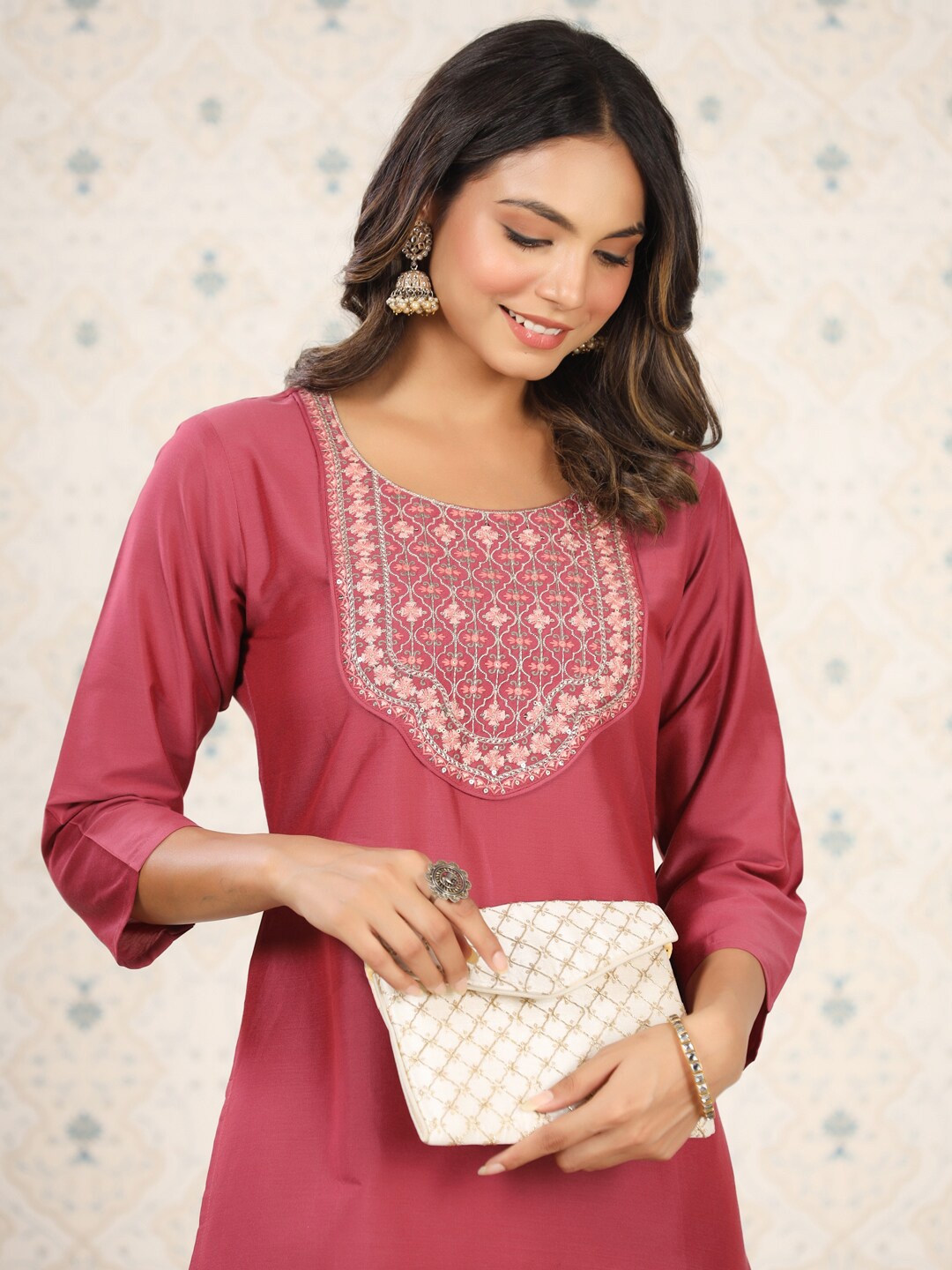 

Ode by House of Pataudi Floral Embroidered Kurta, Pink