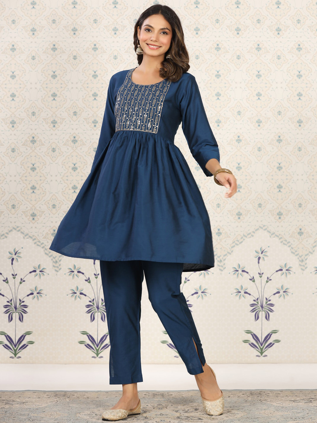 

Ode by House of Pataudi Floral Yoke Design Thread Work Kurta, Blue