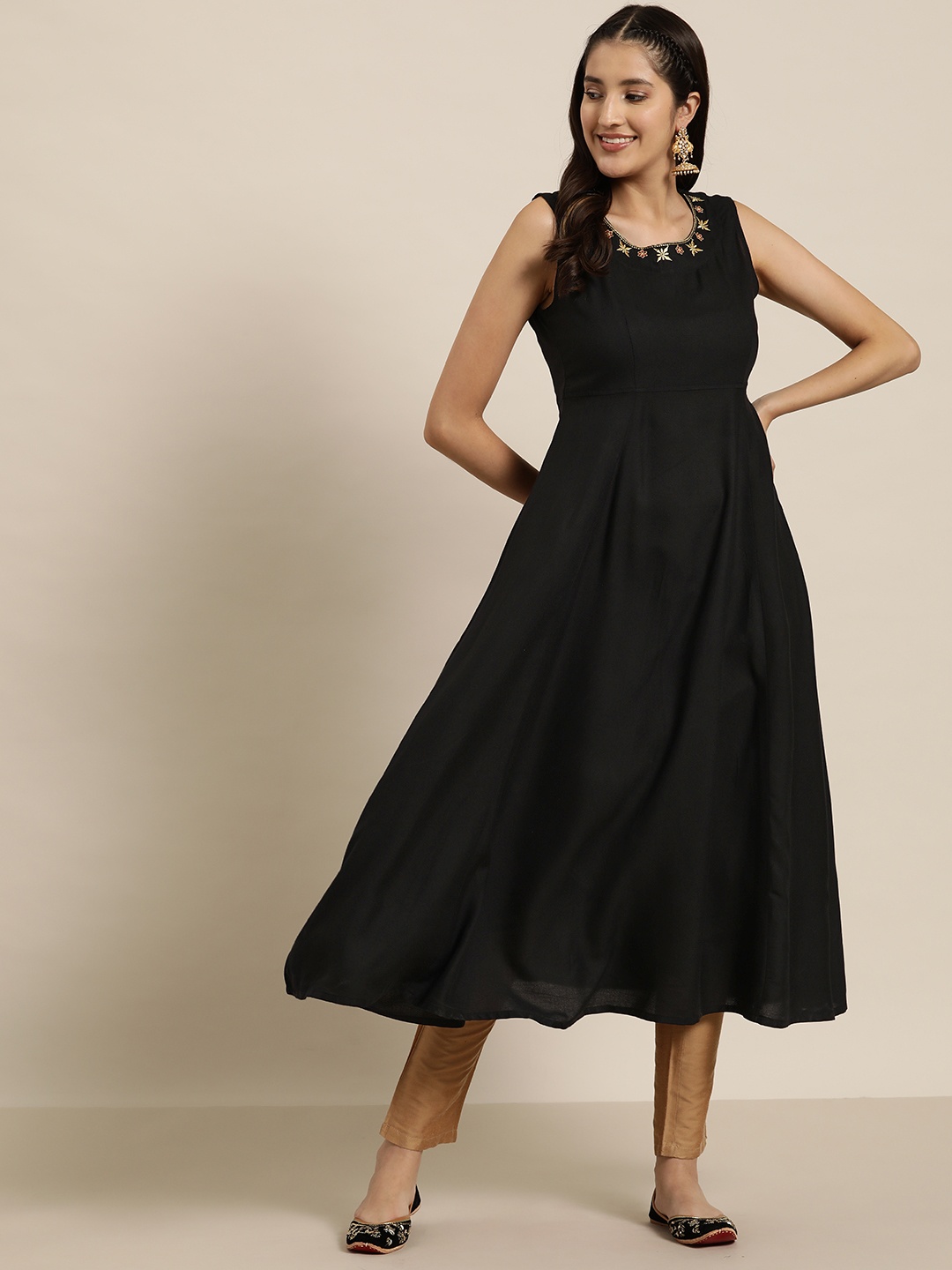 

HERE&NOW Floral Embroidered Thread Work Kurta, Black