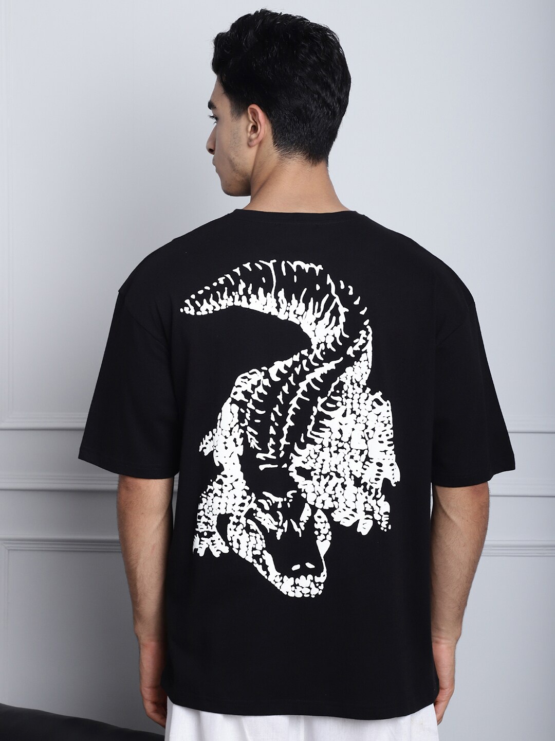 

DOOR74 Graphic Printed Drop-Shoulder Sleeves Oversized Cotton T-shirt, Black