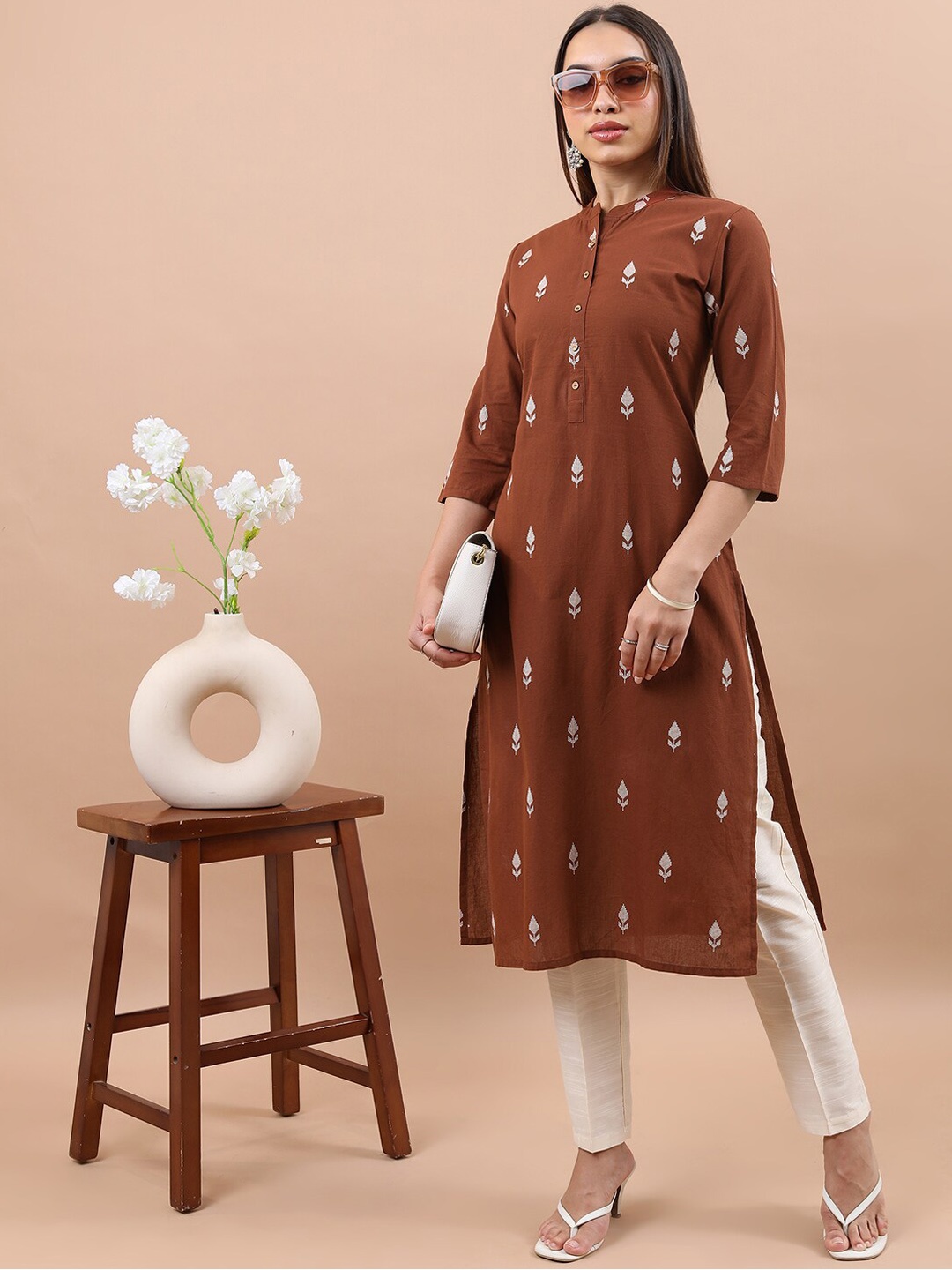 

Vishudh Ethnic Motifs Printed Mandarin Collar Cotton Straight Kurta, Brown