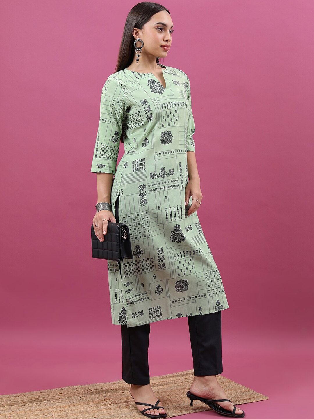 

Vishudh Ethnic Motifs Printed Notched Round Neck Cotton Kurta, Green