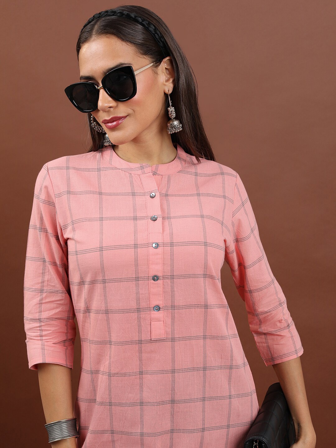 

Vishudh Checked Pure Cotton Straight Kurta, Coral