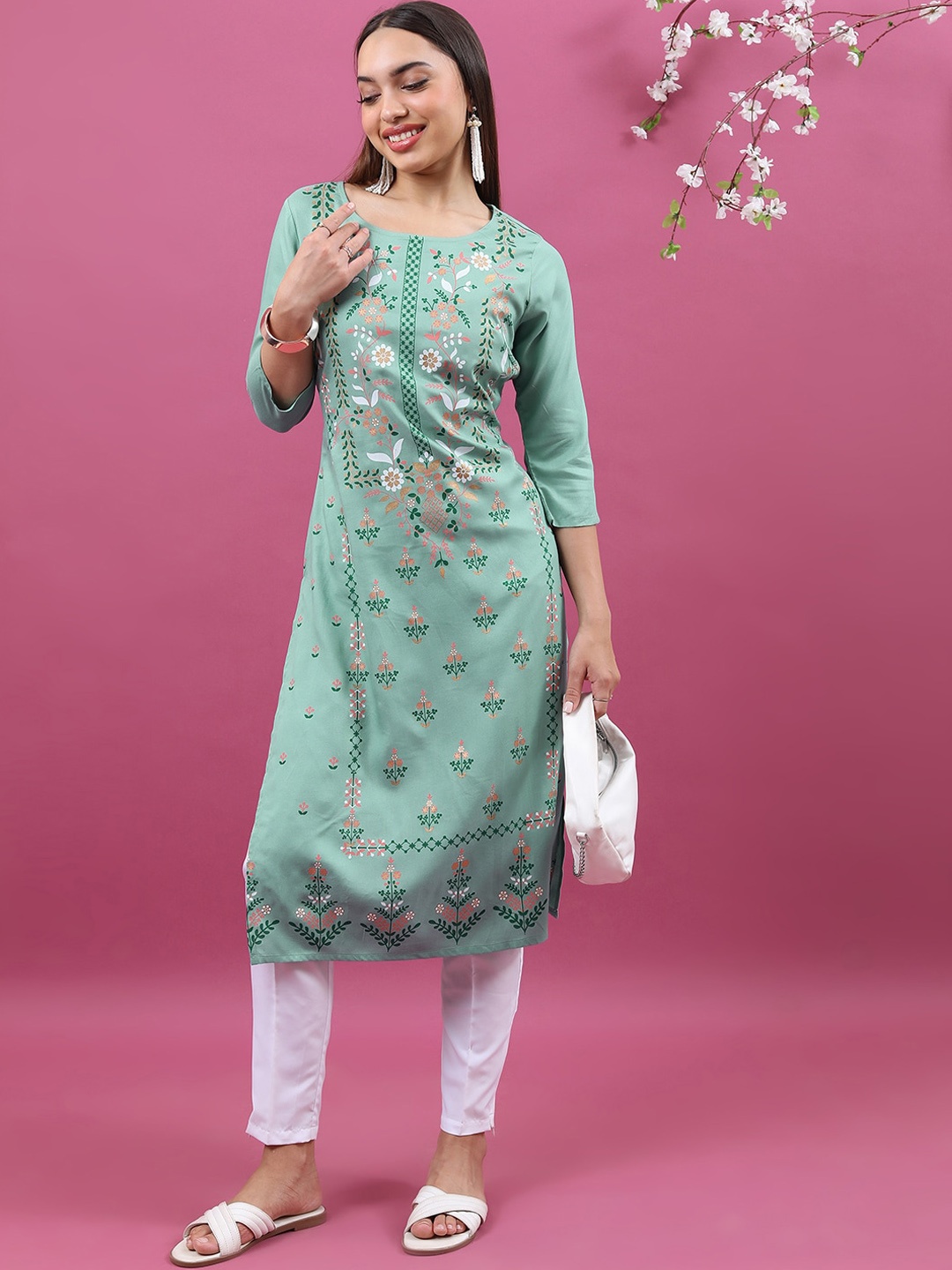 

Vishudh Women Floral Printed Straight Regular Kurta, Teal