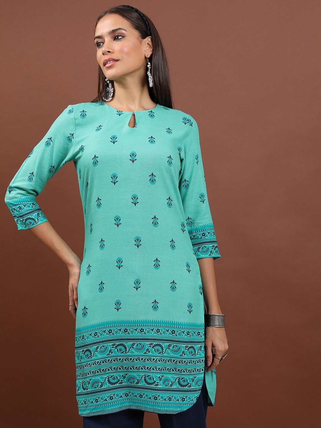 

Vishudh Floral Printed Keyhole Neck Kurta, Sea green