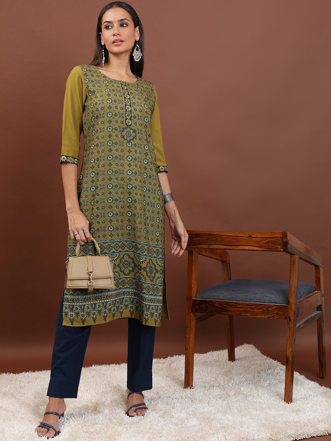

Vishudh Ethnic Motifs Printed Straight Kurta, Mustard