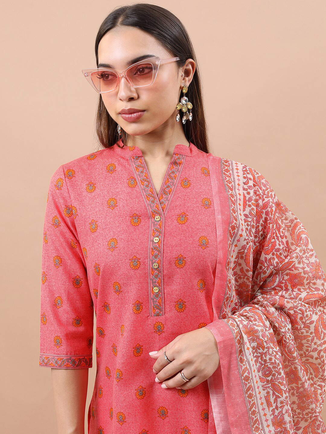 

Vishudh Floral Printed Kurta With Palazzos & Dupatta, Pink