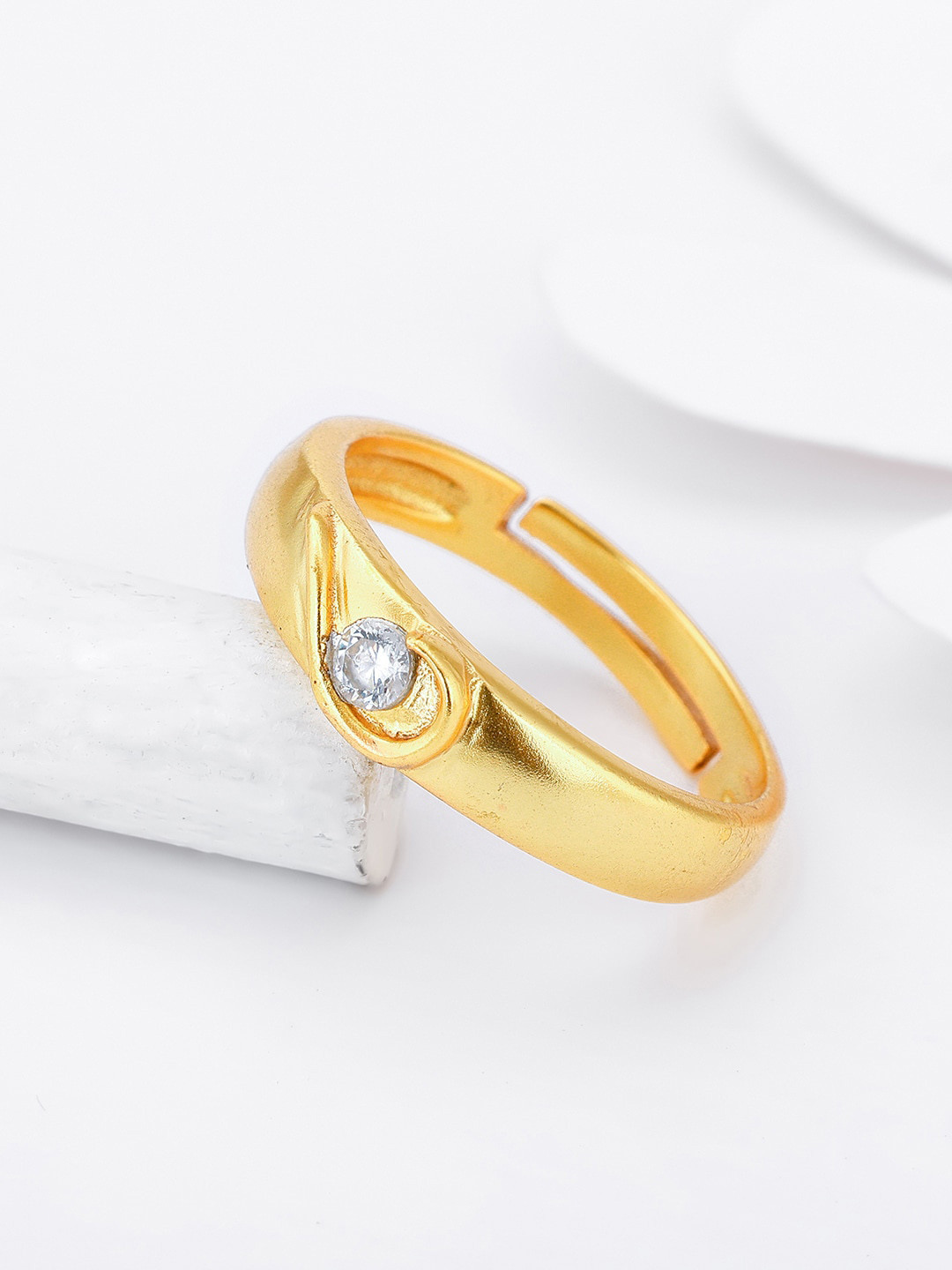 

GIVA Men 925 Sterling Silver Gold-Plated CZ-Studded Finger Ring
