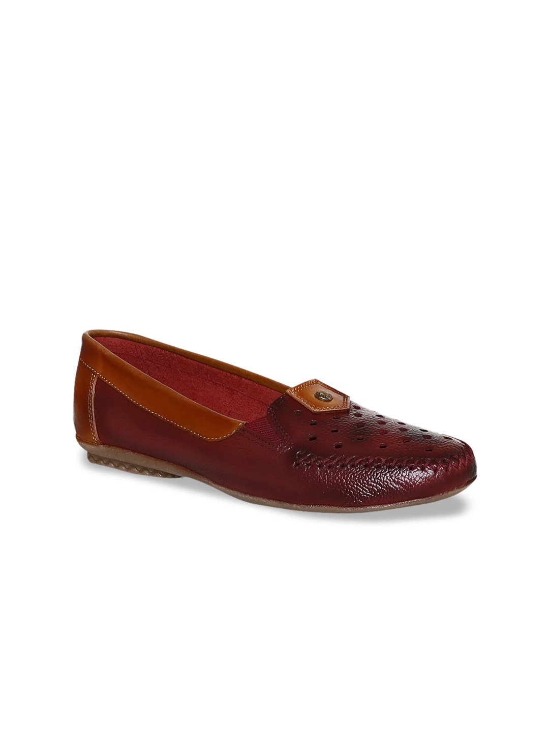 

V-WALK Women Textured Round Toe Lightweigtht Loafers, Red