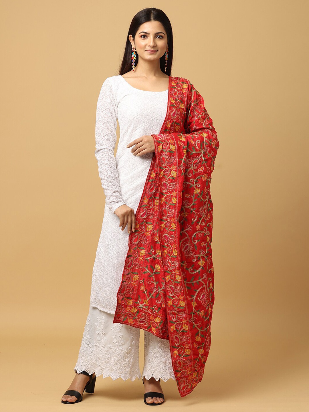 

VASTRANAND Ethnic Motifs Embroidered Dupatta With Thread Work, Red