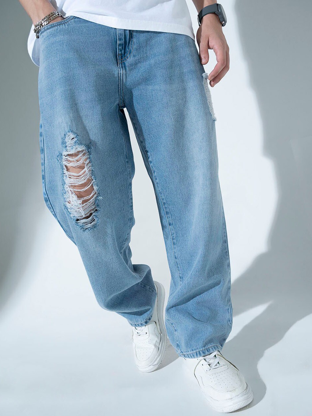 

Hubberholme Men Slash Knee Pure Cotton Relaxed Fit Jeans, Blue