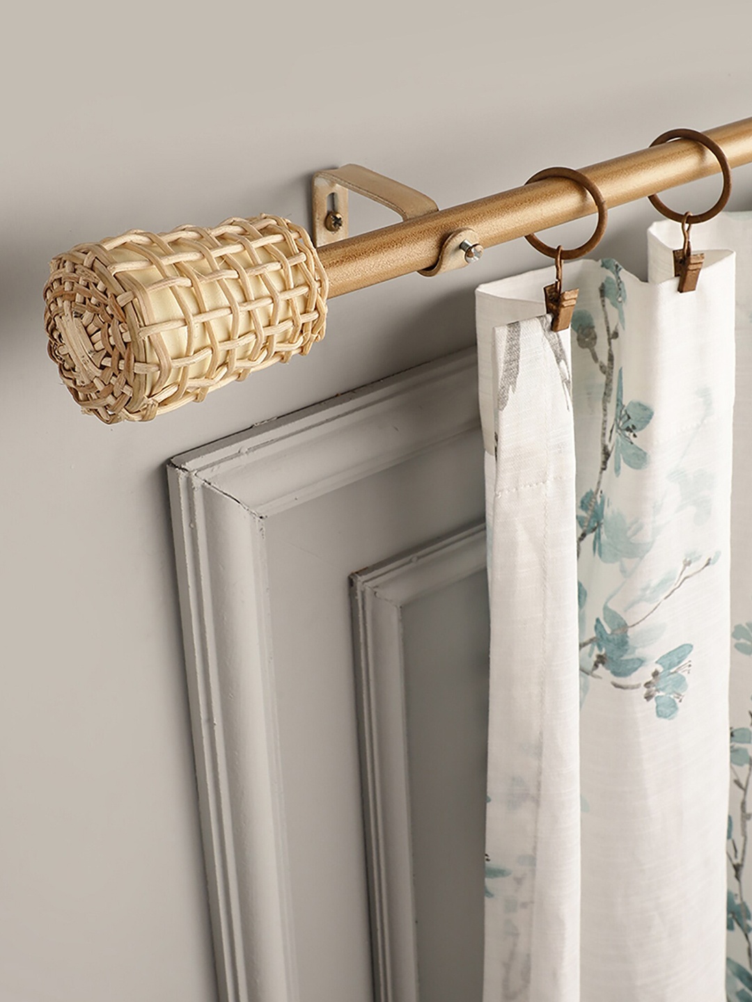 

The Decor Mart Beige Cane Wrap Finial Extendable Single Curtain Rods With Brackets