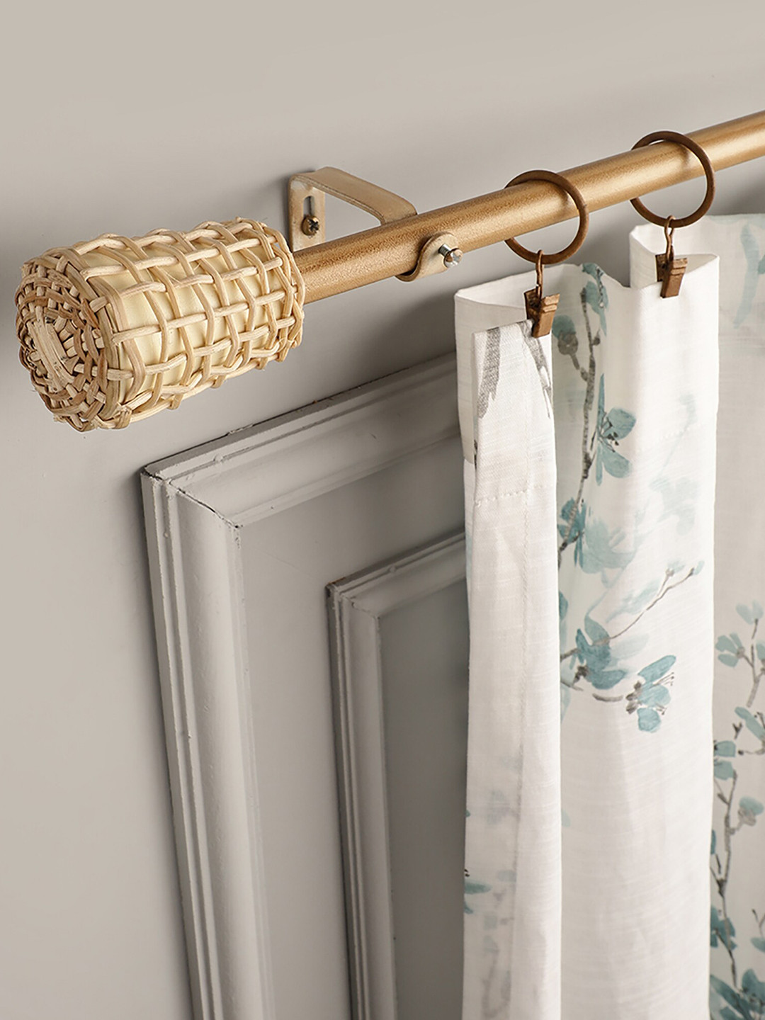 

The Decor Mart Beige Extendable Single Curtain Rods With Brackets