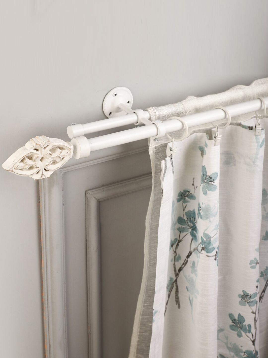 

The Decor Mart White Iron Curtain Rods With Brackets