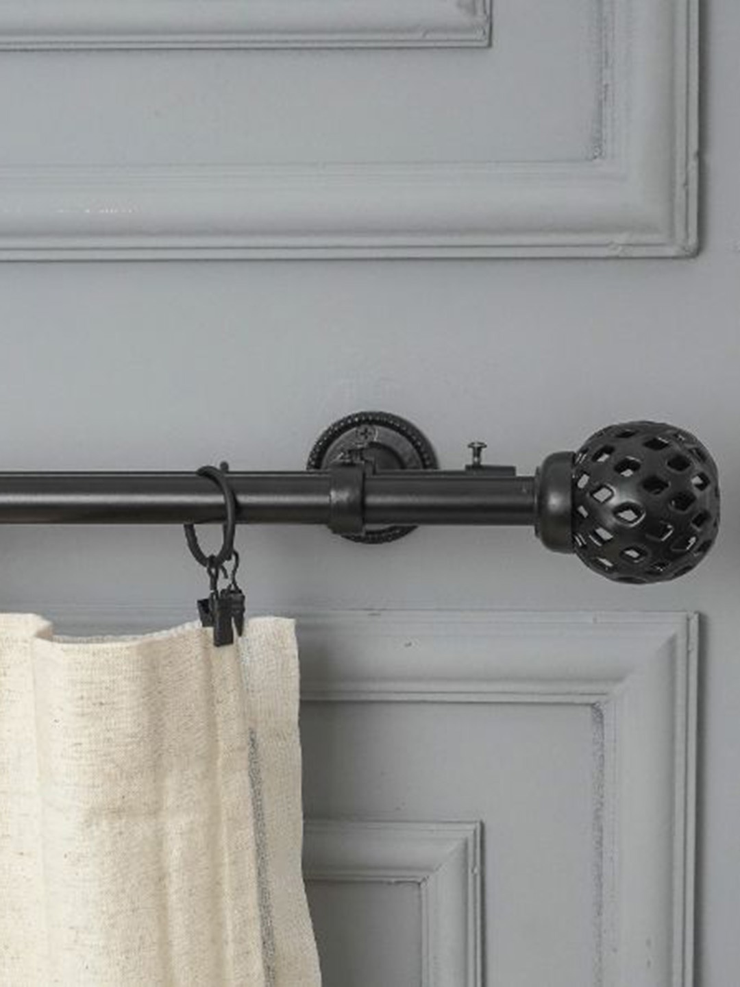 

The Decor Mart Black Extendable Curtain Rods With Brackets