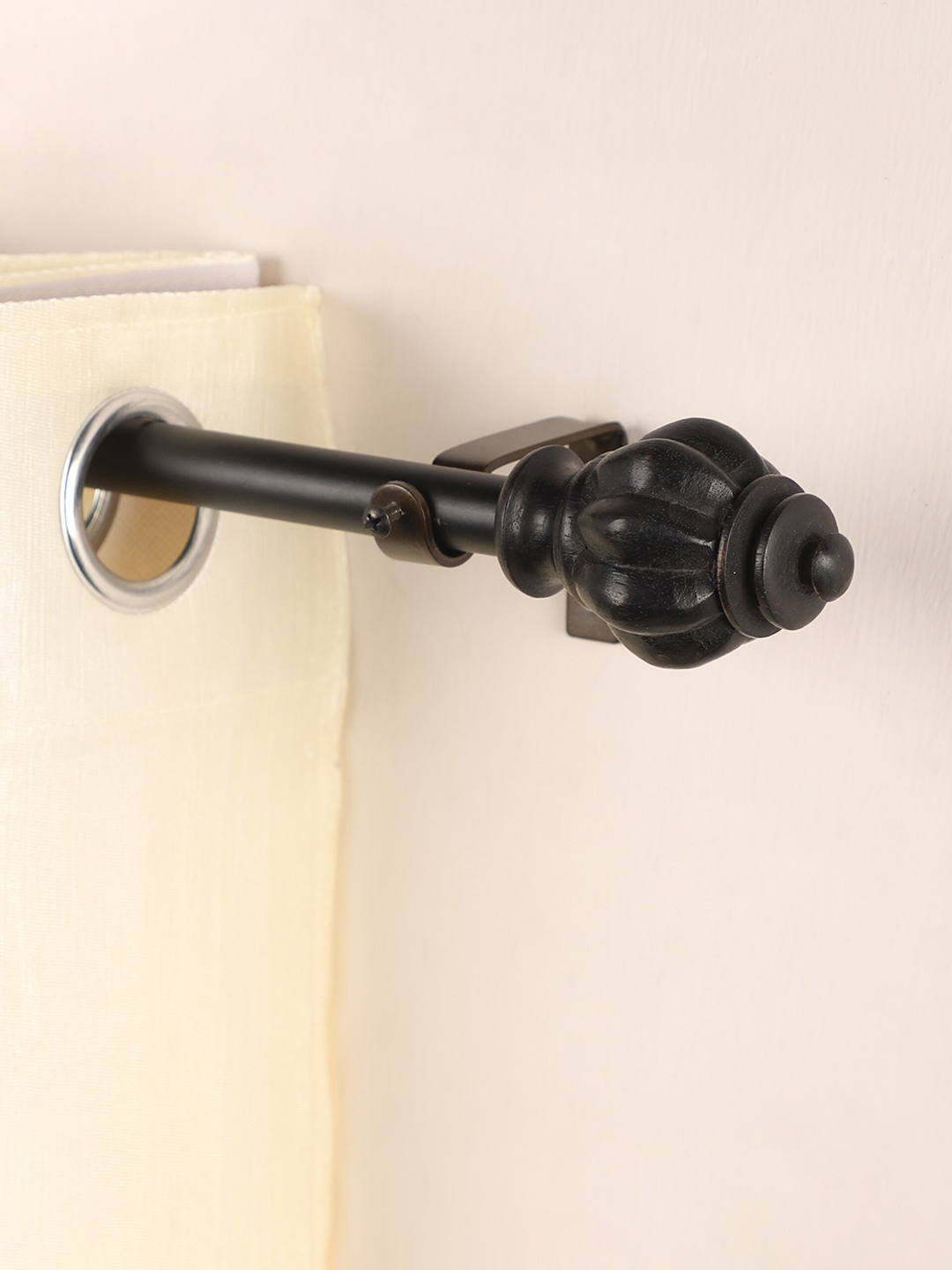 

The Decor Mart Black Extendable Curtain Rods With Brackets