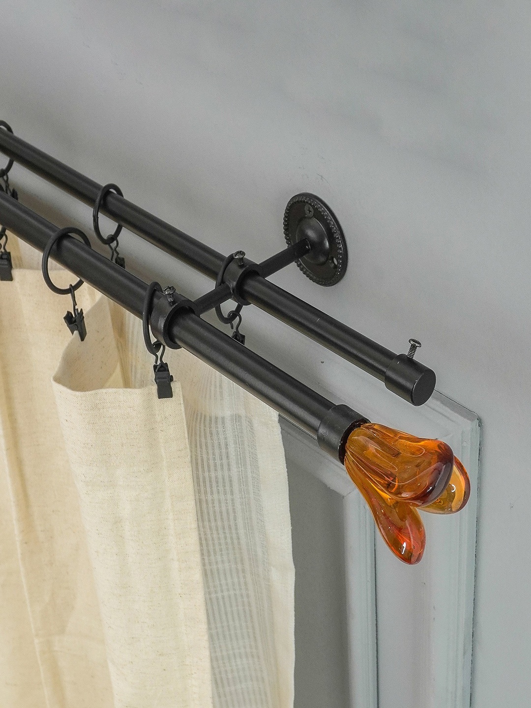 

The Decor Mart Black & Brown Iron Curtain Rods With Brackets