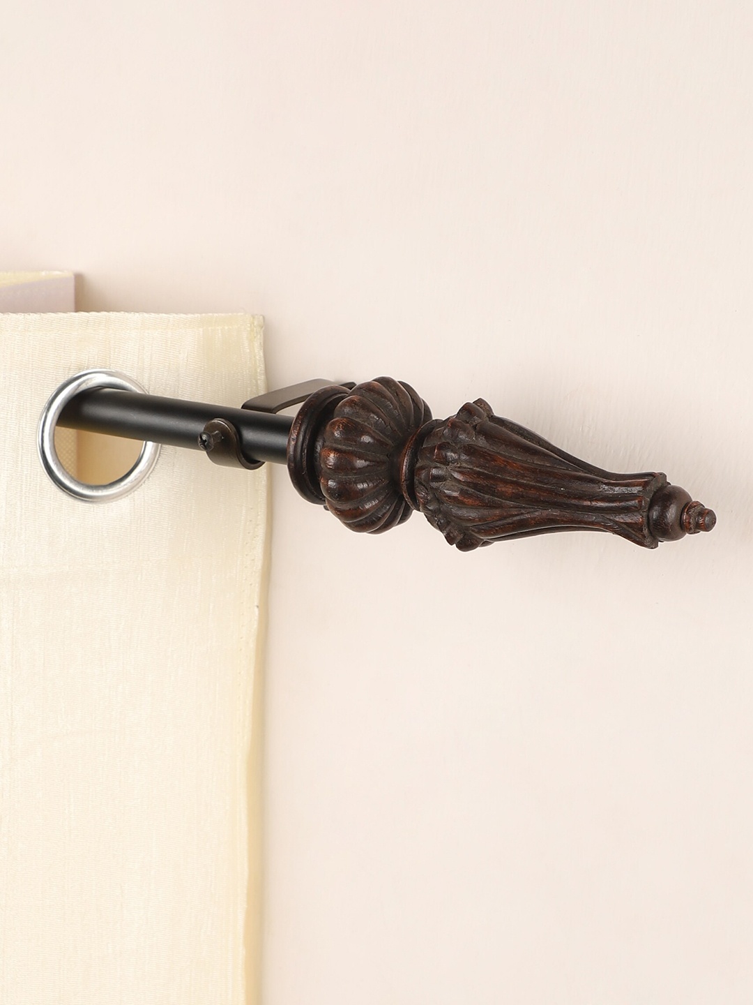 

The Decor Mart 2-Pcs Black Extendable Curtain Rods With Brackets