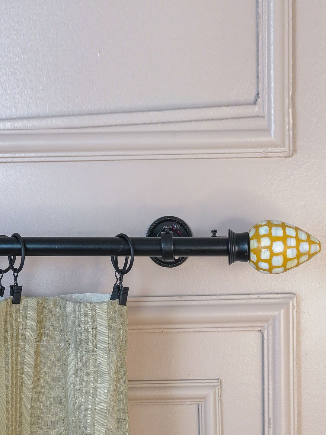 

The Decor Mart Black & Yellow Iron Curtain Rods With Brackets