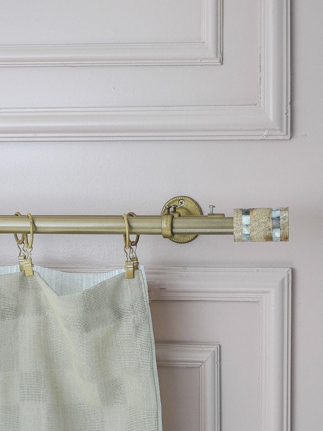 

The Decor Mart Brown Extendable Curtain Rods With Brackets