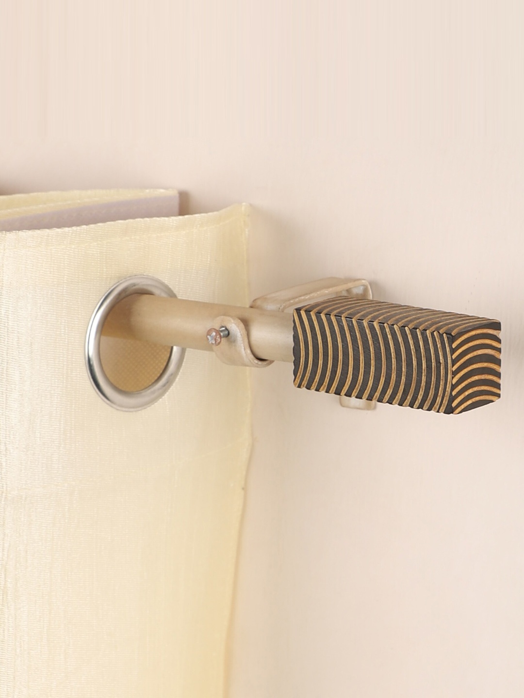 

The Decor Mart Beige & Brown Iron Curtain Rods With Brackets