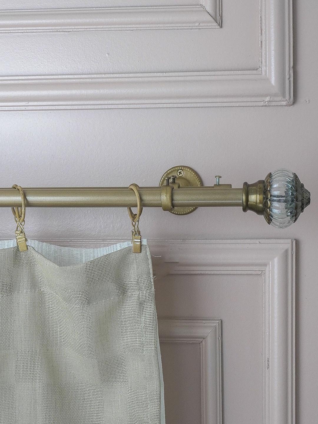 

The Decor Mart Extendable Curtain Rods With Brackets, Gold