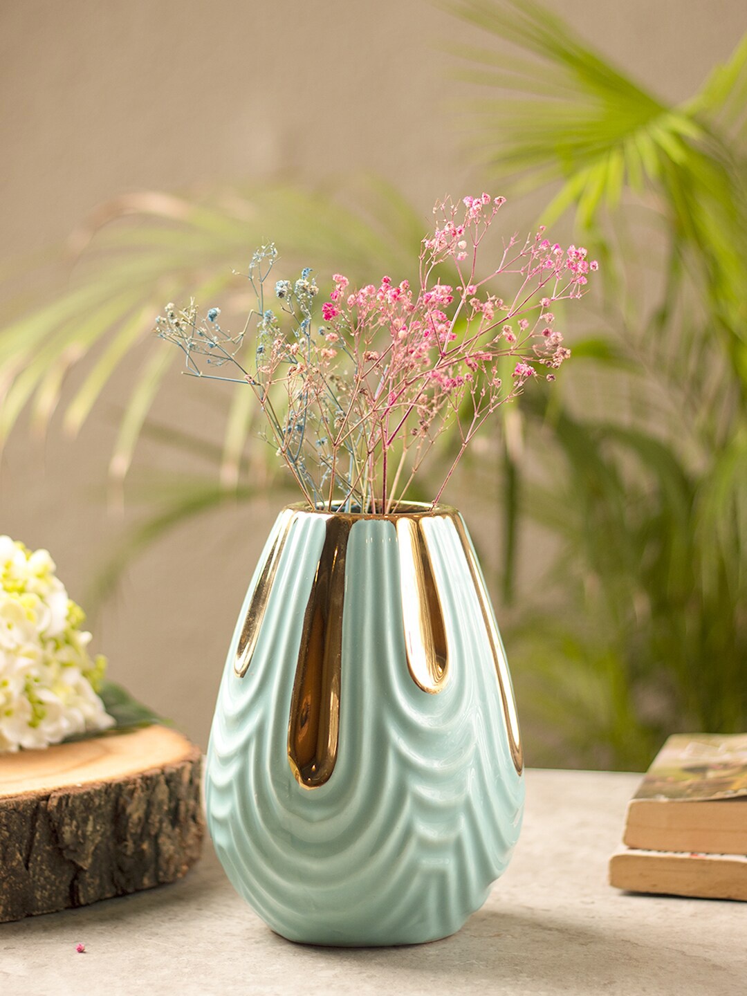 

MARKET99 Blue Textured Ceramic Vase