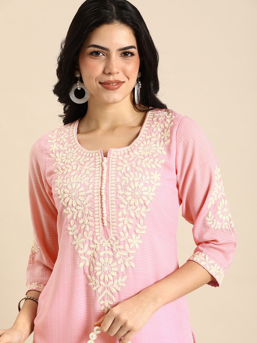

Anouk Women Ethnic Motifs Embroidered Thread Work Kurta, Pink