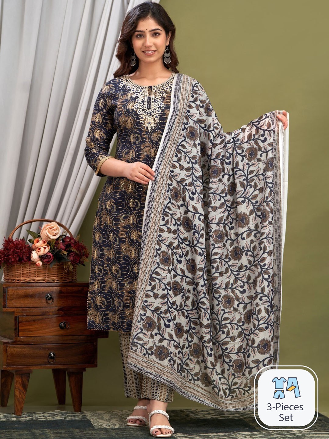 

DADNI FASHION Floral Printed Pure Cotton Kurta & Trousers With Dupatta, Navy blue