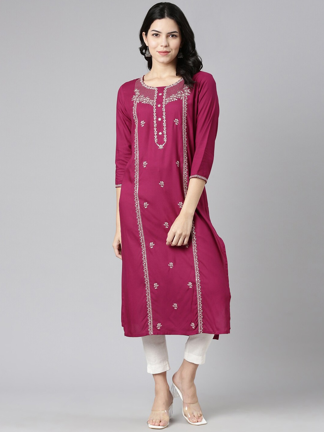 

Neerus Floral Embroidered Round Neck Straight Kurta, Magenta