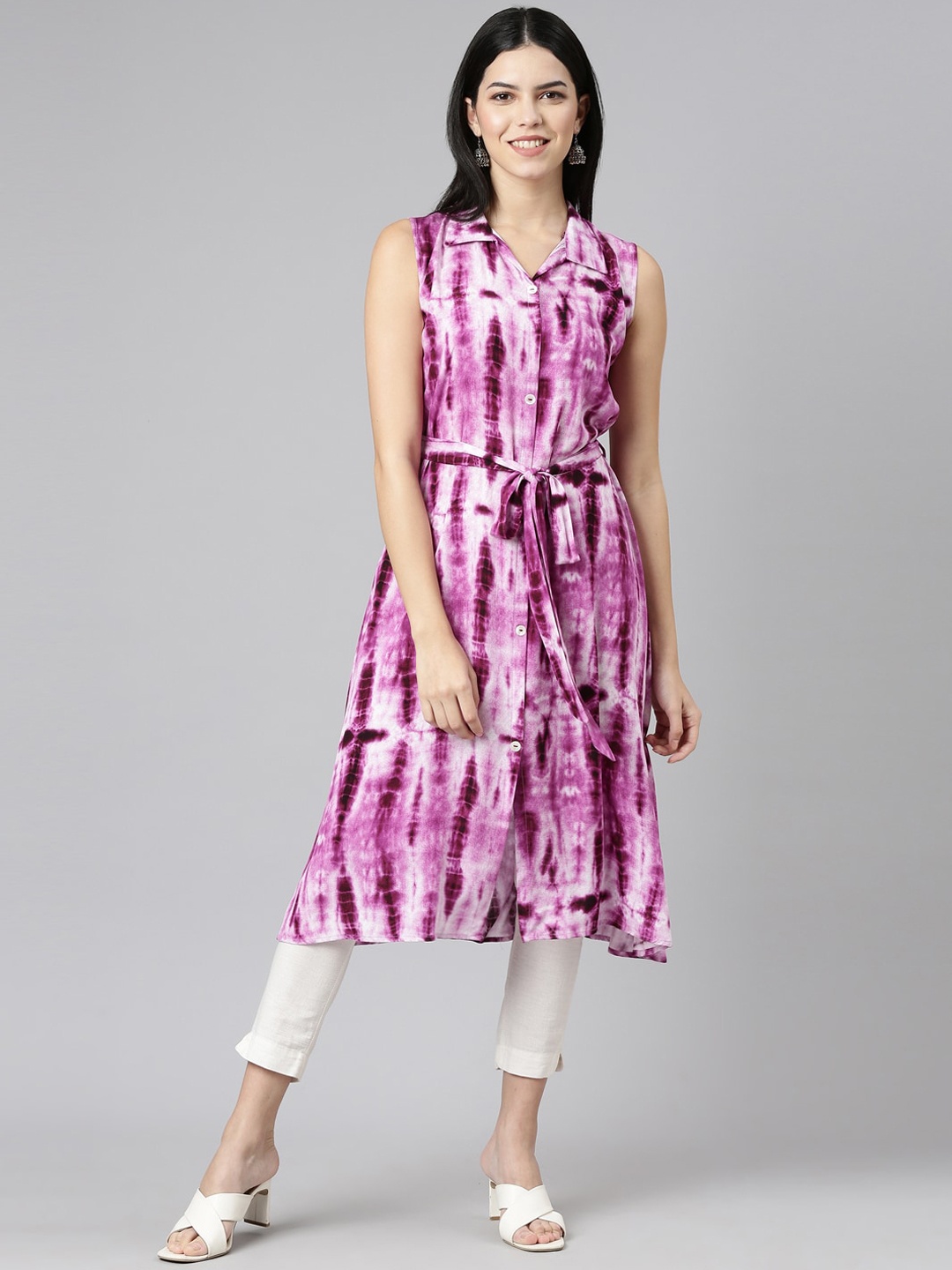 

Neerus Tie & Dyed A Line Kurta, Magenta