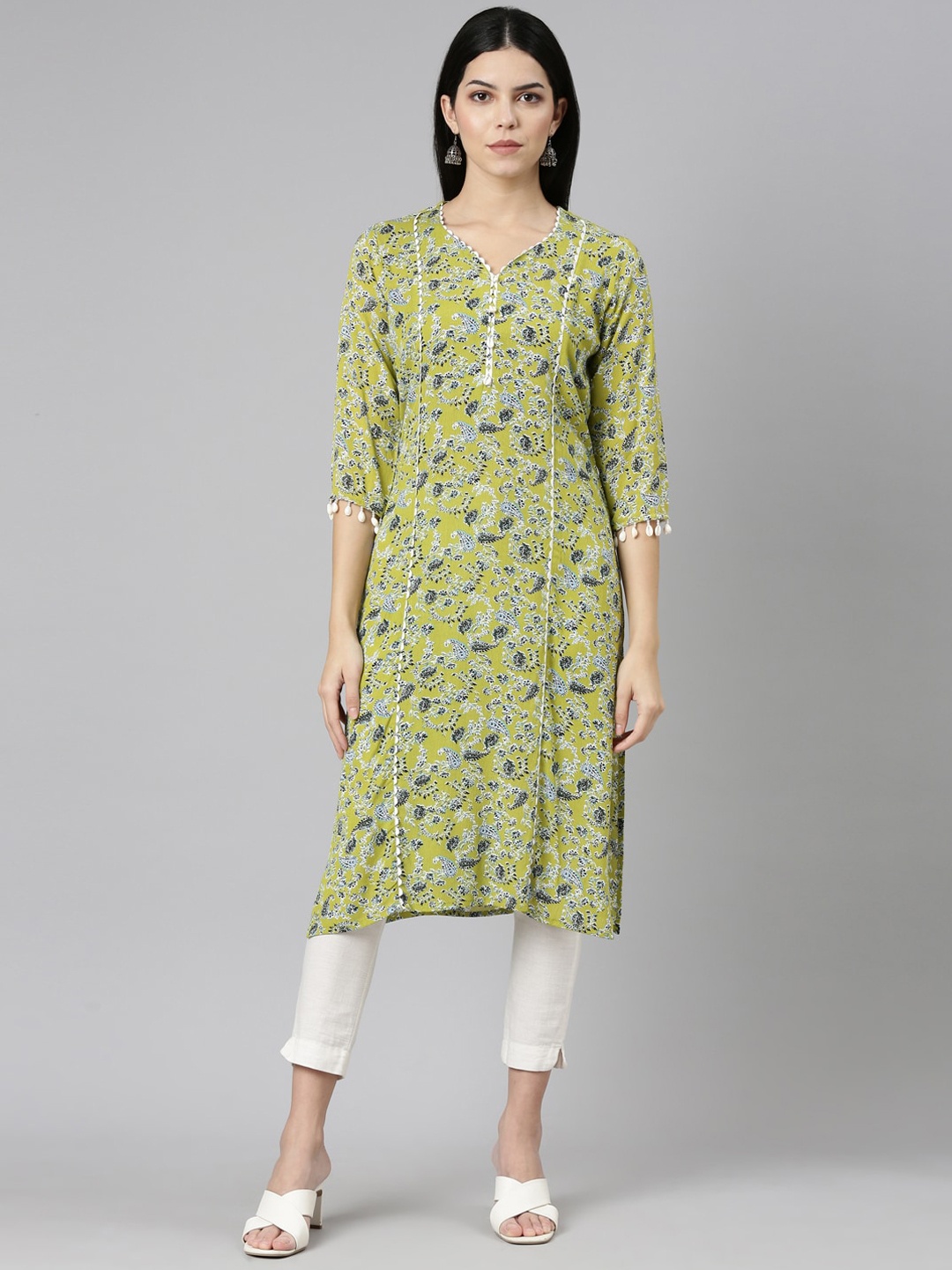 

Neerus Abstract Printed V-Neck Straight Kurta, Green