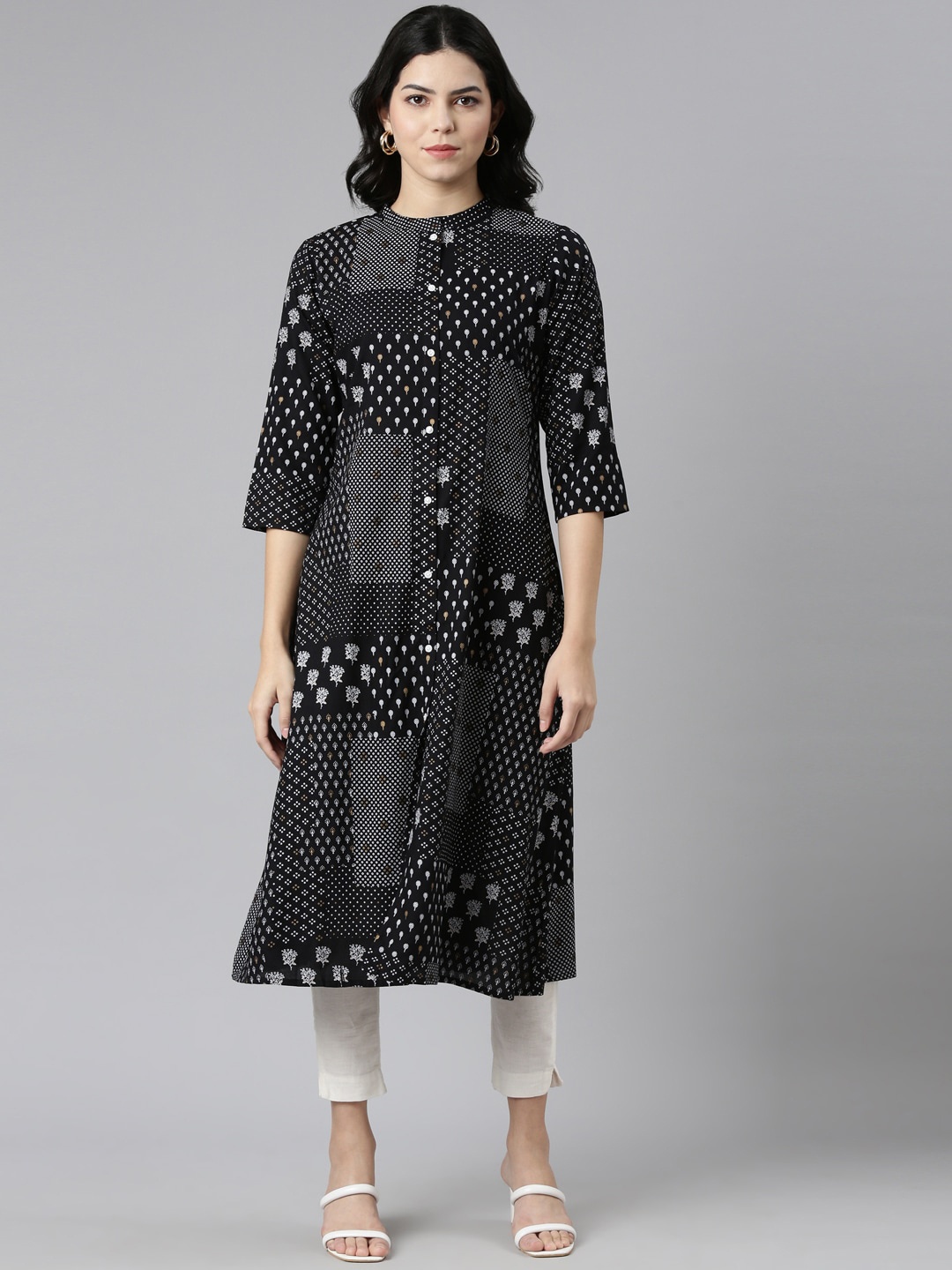 

Neerus Geometric Printed Mandarin Collar A-Line Kurta, Black