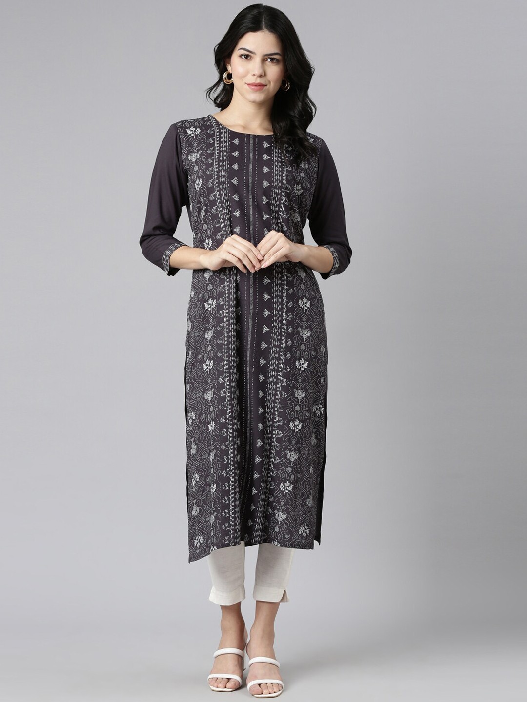 

Neerus Ethnic Embroidered Round Neck Straight Kurta, Grey