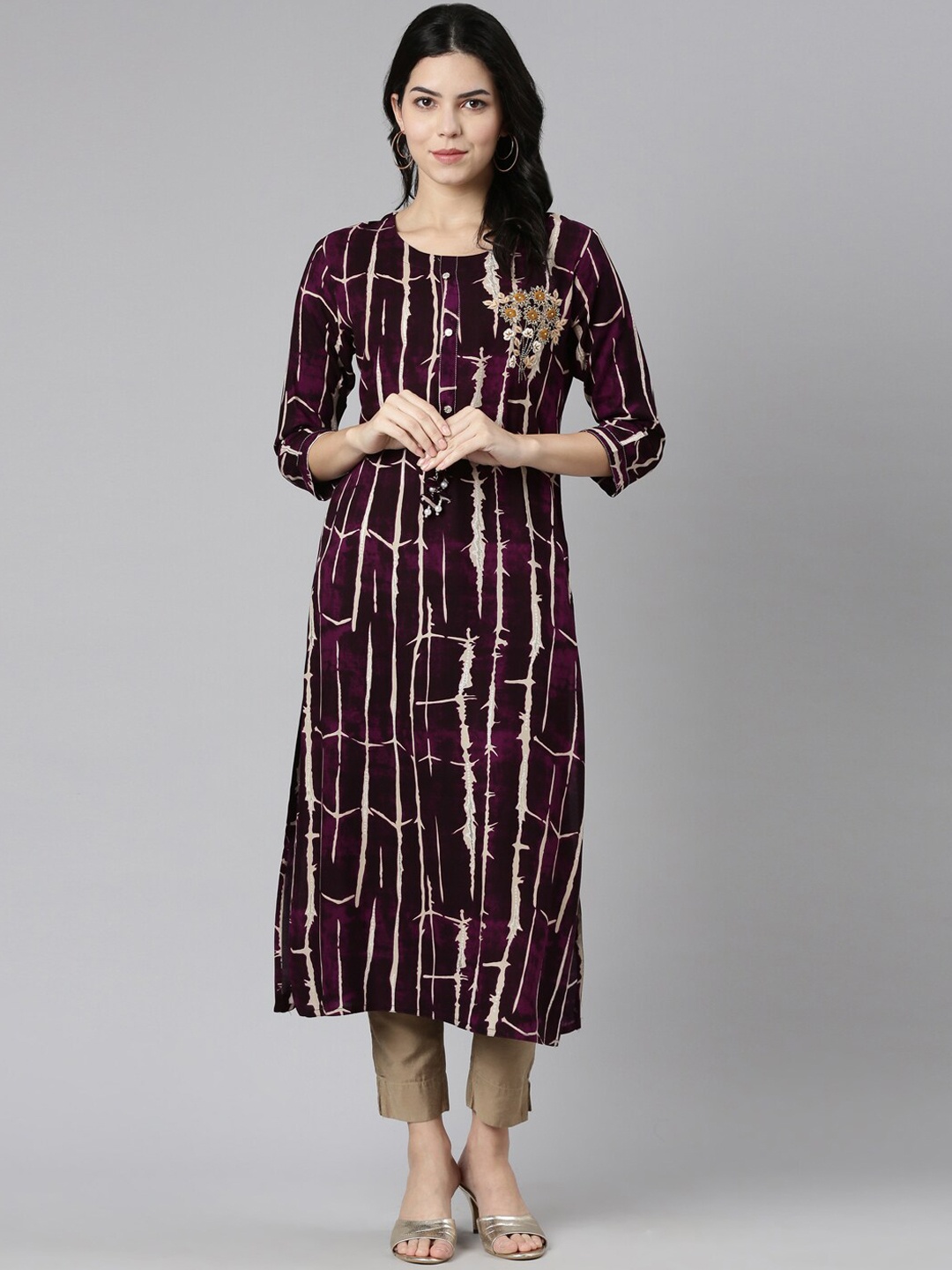 

Neerus Abstract Printed Kurta, Purple
