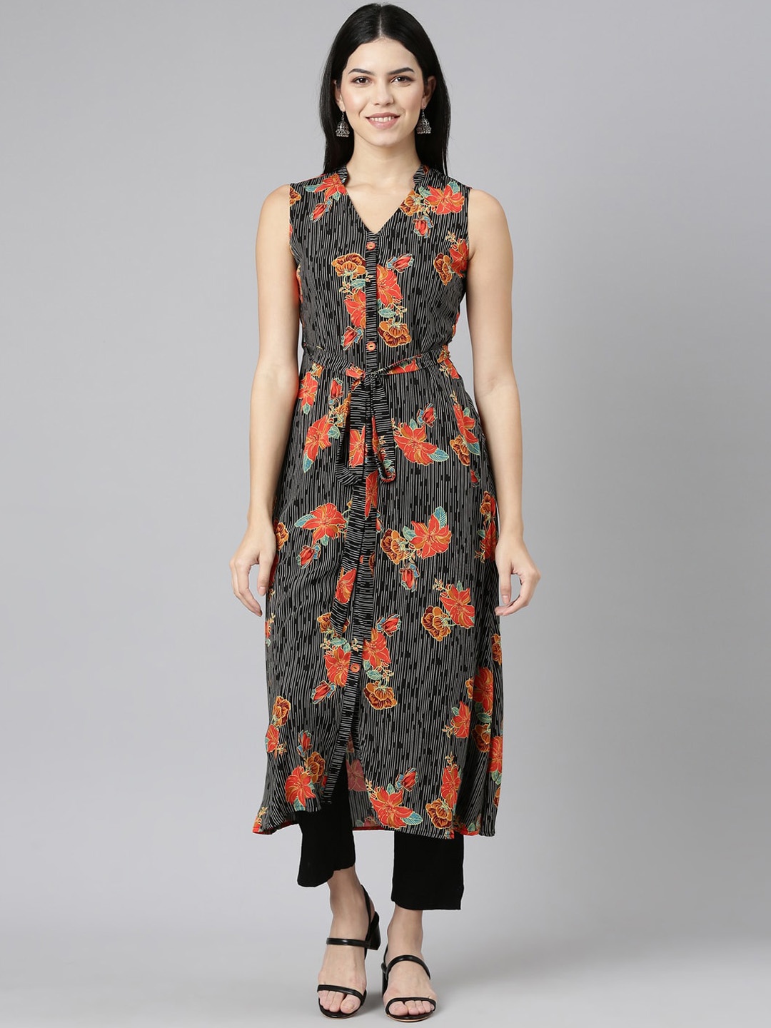 

Neerus Floral Printed Round Neck A-Line Kurta, Black