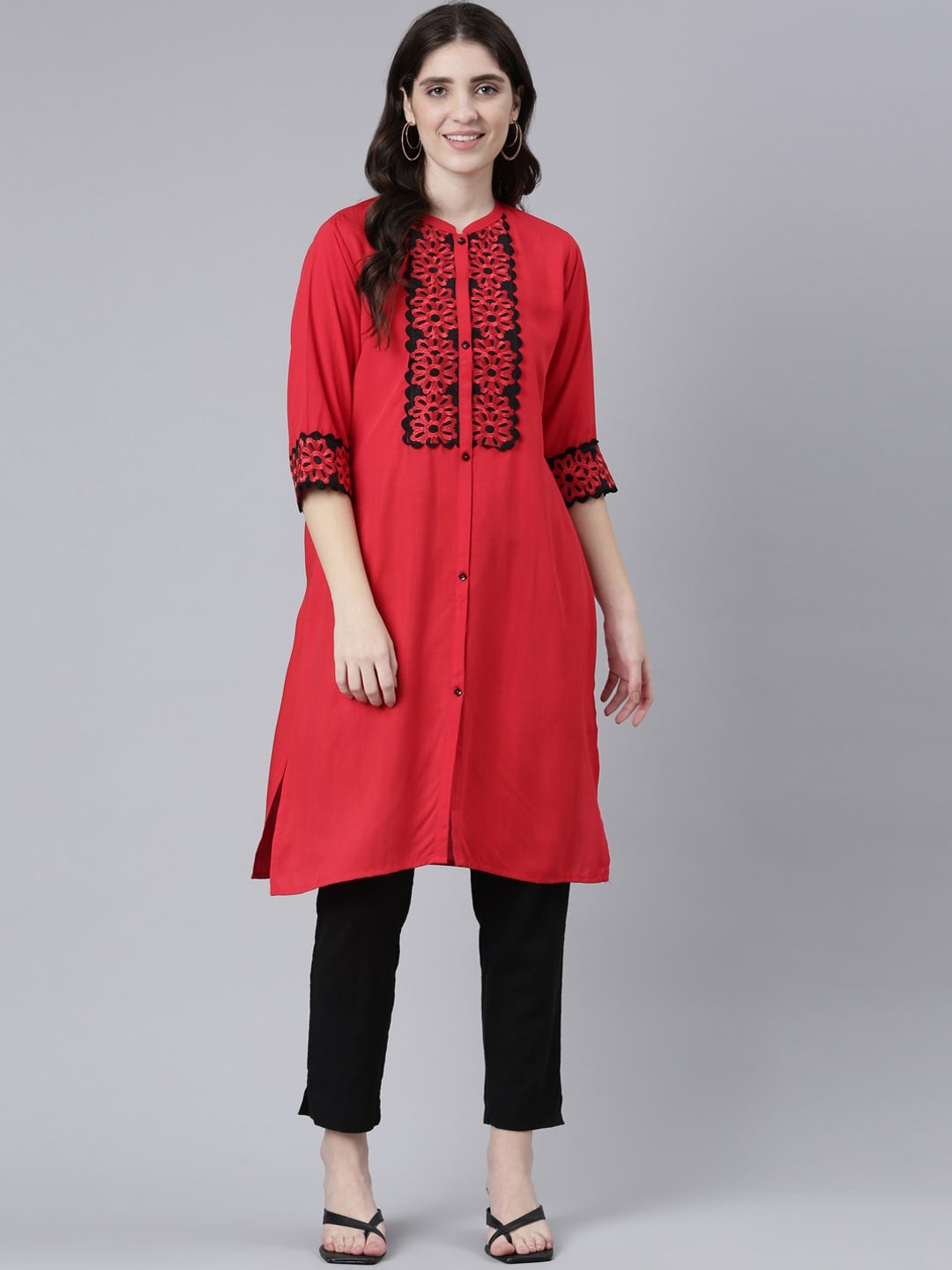 

Neerus Floral Embroidered Round Neck Straight Kurta, Red