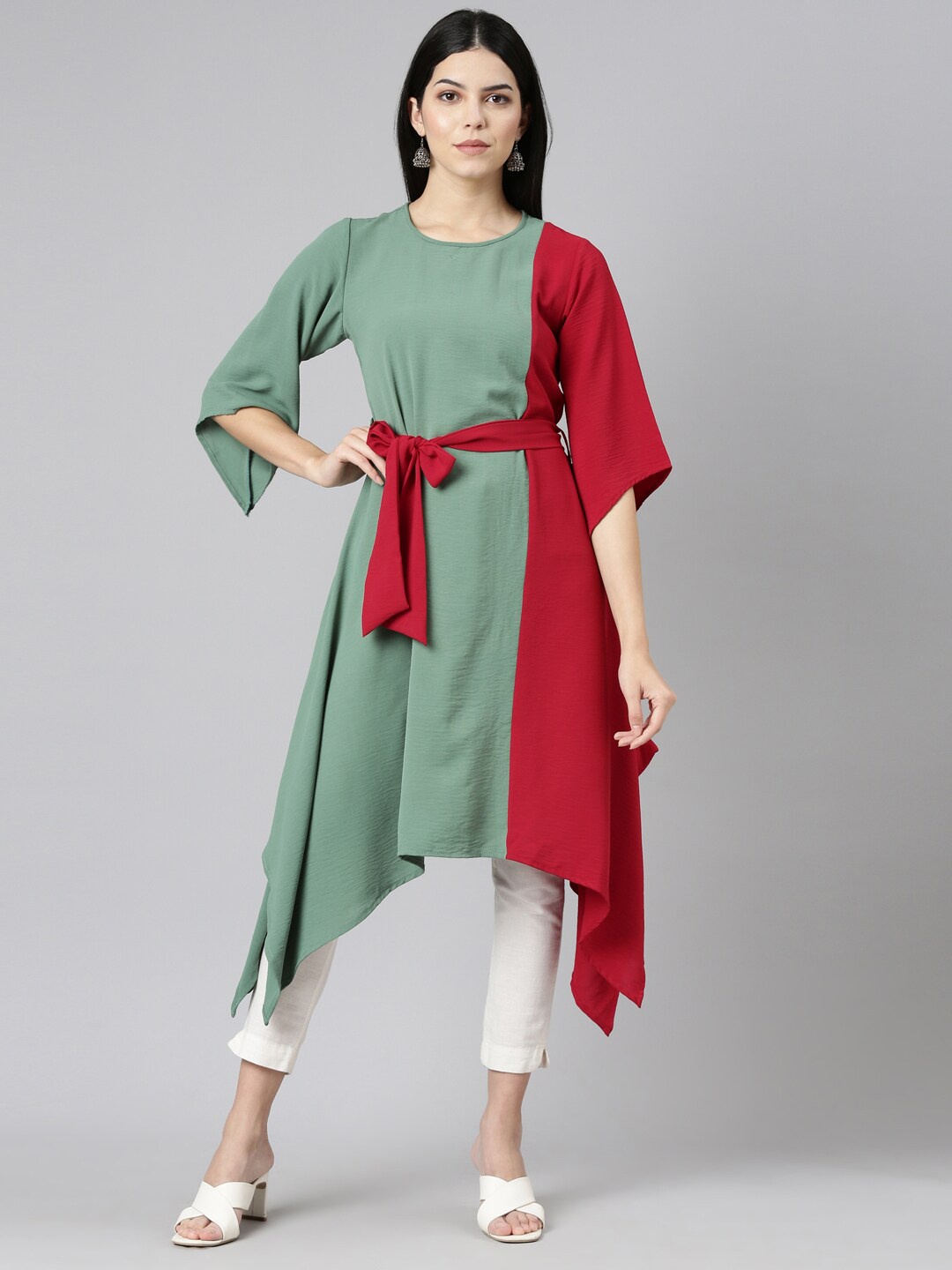 

Neerus Colourblocked Round Neck Flared Sleeve A-Line Kurta, Green