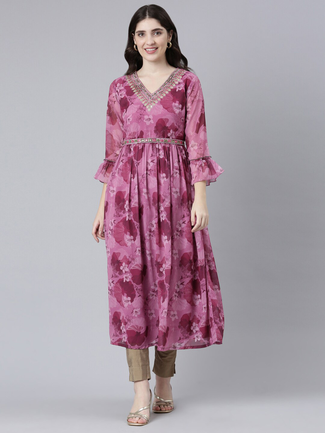 

Neerus Floral Printed V-Neck Bell Sleeves Thread Work Detailed Anarkali Kurta, Pink
