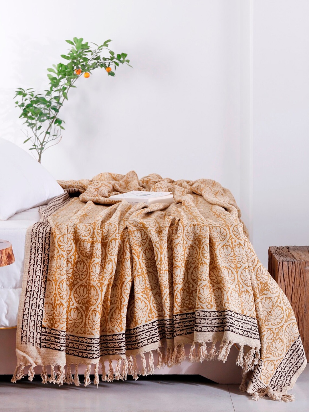 

HANDICRAFT PALACE Beige & Green Printed Cotton King Size Bed Throw