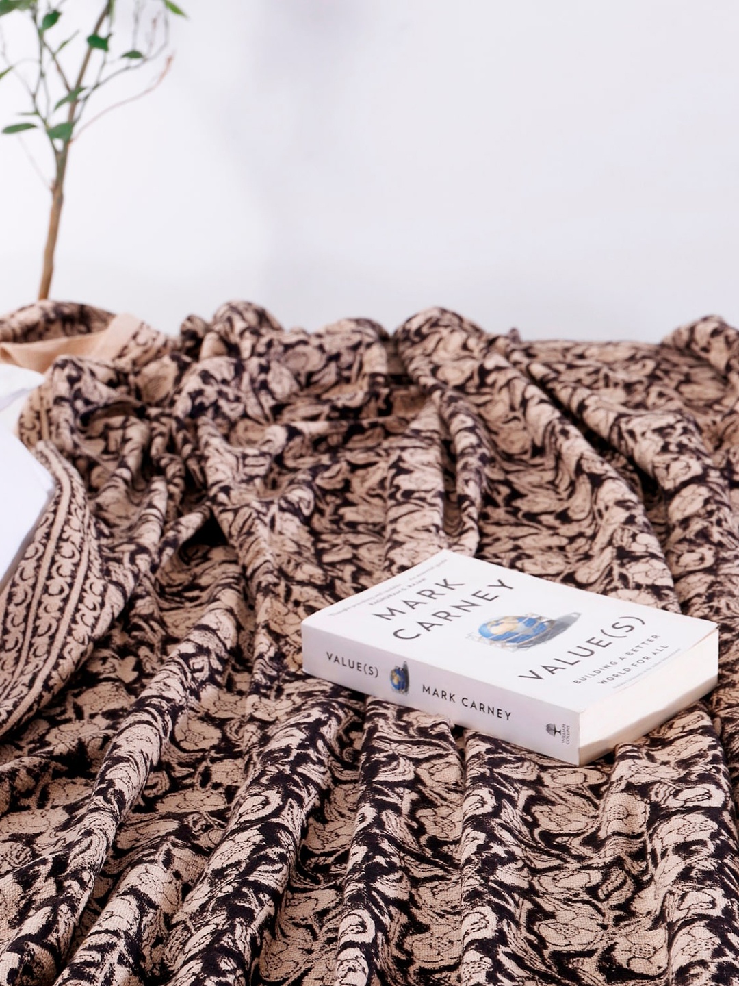 

HANDICRAFT PALACE Beige & Black Printed Pure Cotton King Size Bed Throw