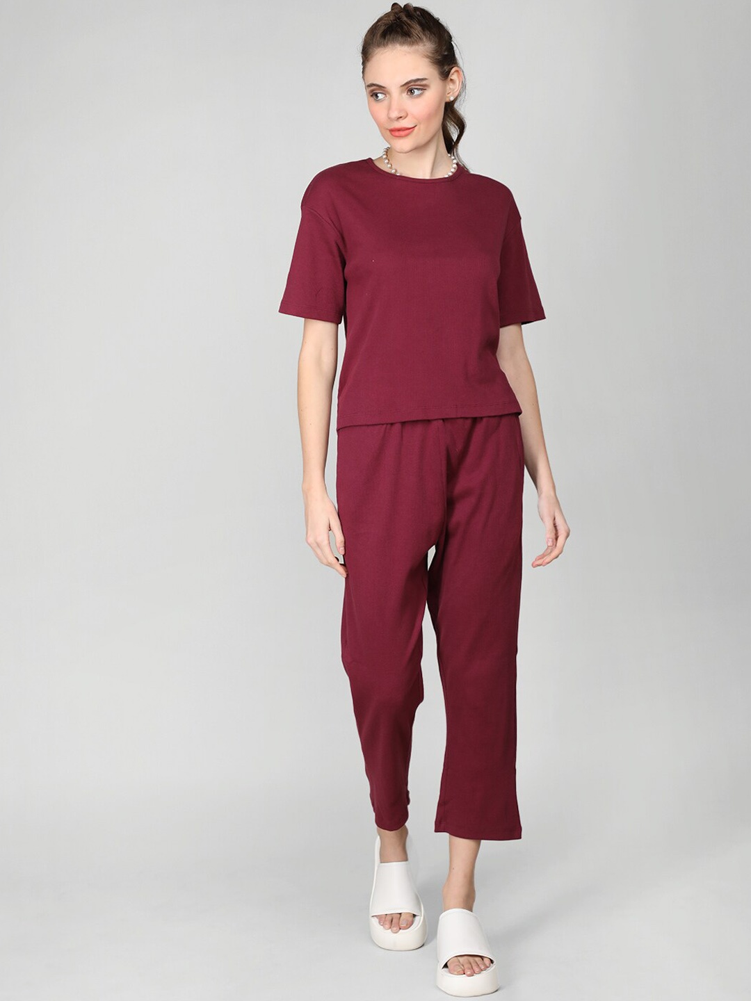 

CHKOKKO Round Neck Top & Trousers, Maroon